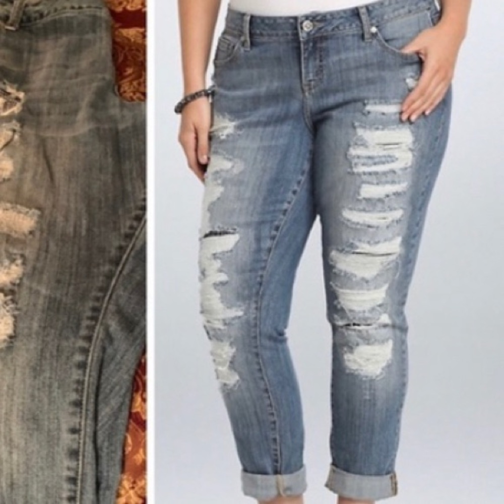 - Ripped Jeans (Boyfriend Fit)